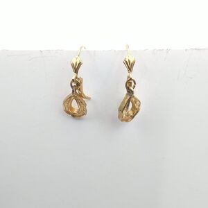 Vintage Avon Gold-Tone Openwork Teardrop Lever-Back Earrings